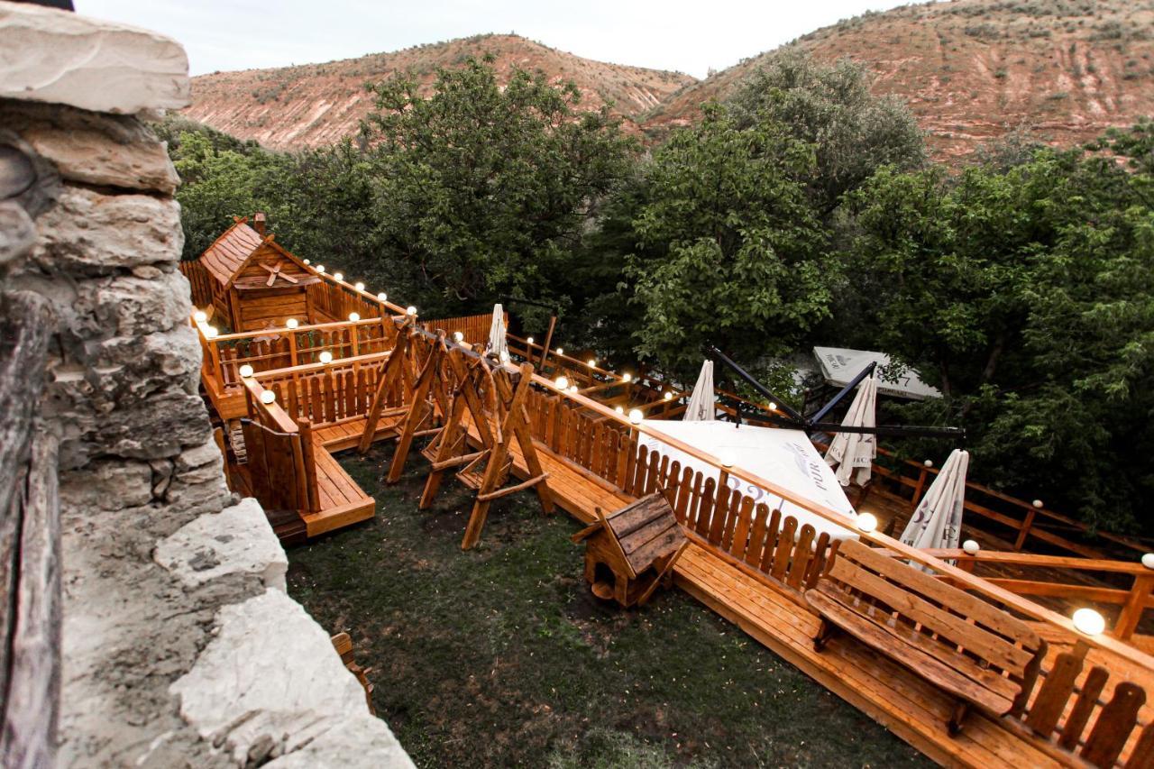 Vila Etnica Trebujeni ภายนอก รูปภาพ